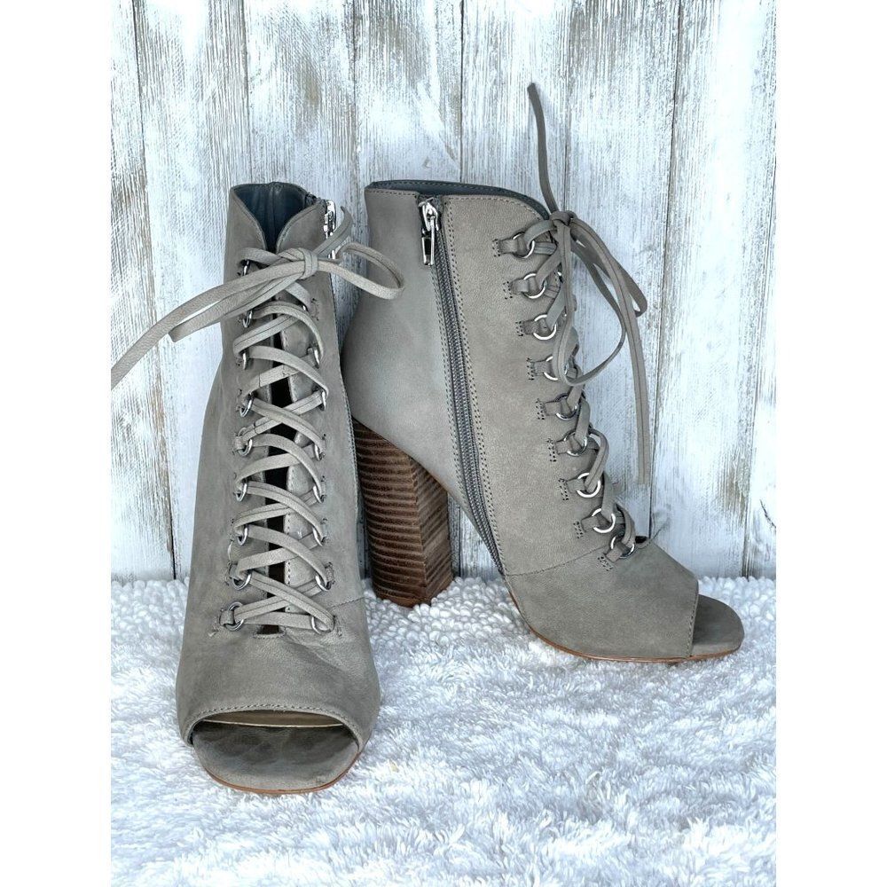 Steve Madden Freemee Lace Up Nubuck Leather Peep-Toe Booties Gray Size 7